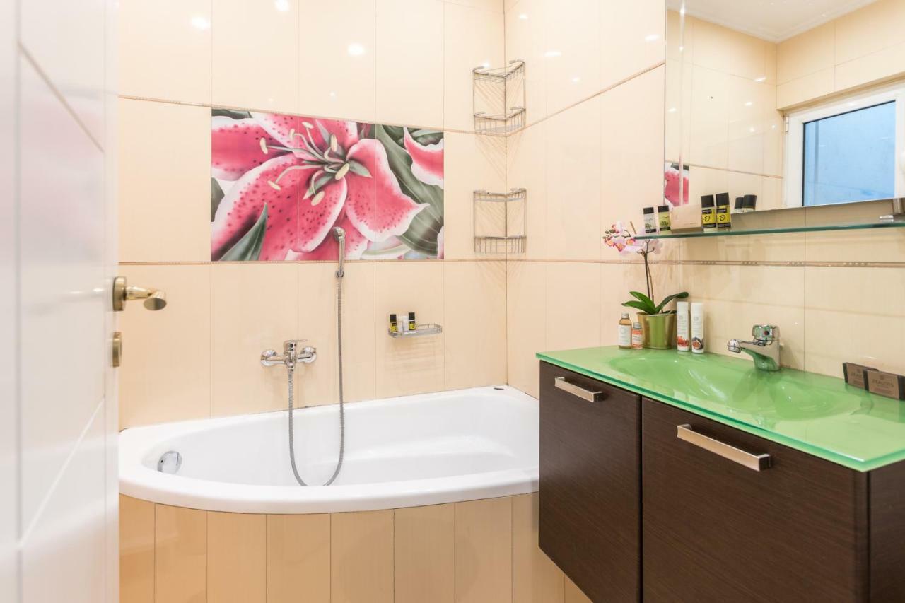 Acropolis Luxury Iris Apartment เอเธนส์ ภายนอก รูปภาพ
